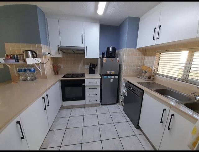 2 BEDROOM APARTMENT FOR SALE IN UVONGO BEACH